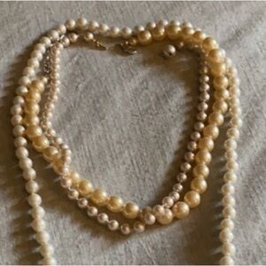 Pearl necklace - one left of 3